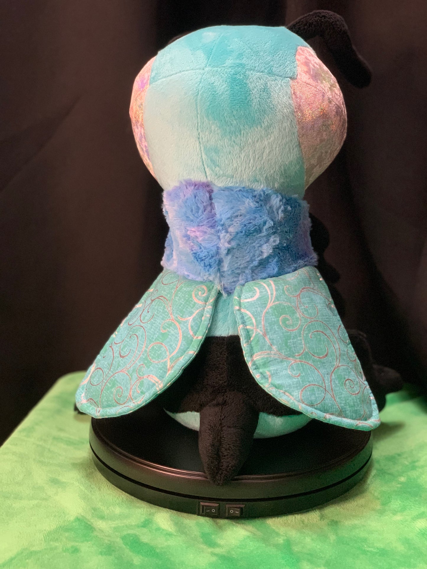 Nacreous the Bee