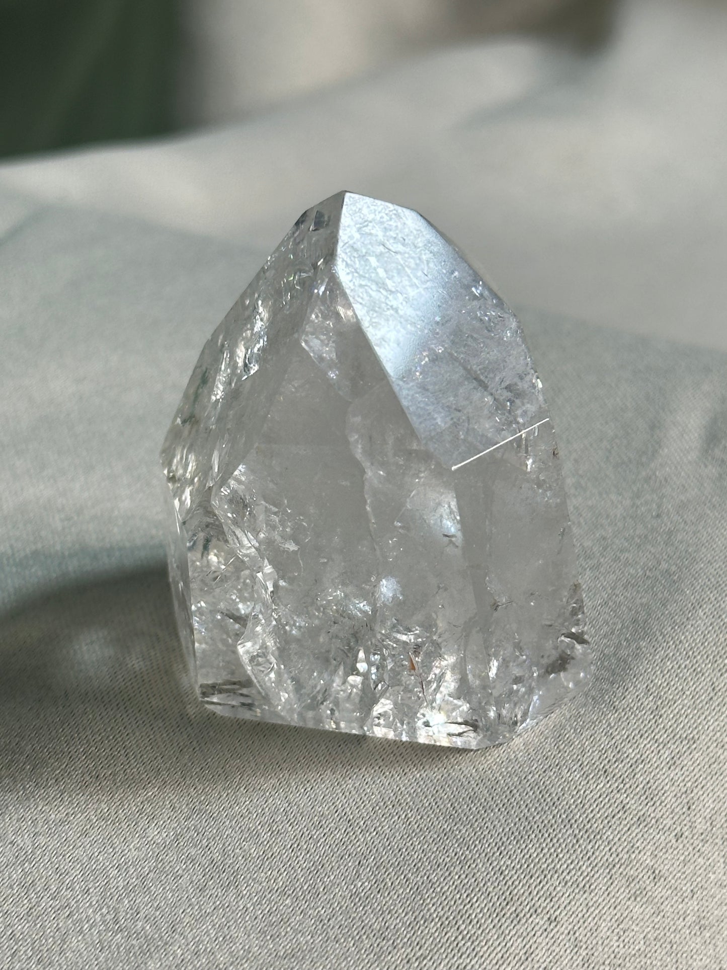Crackle Quartz Tower
