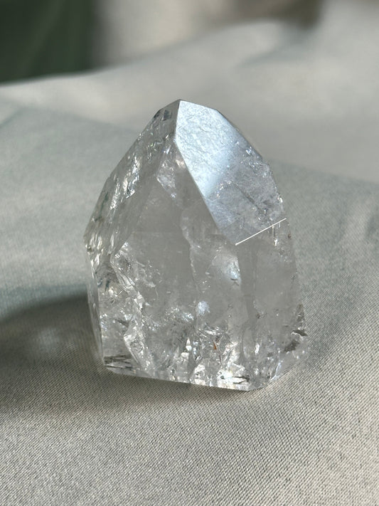 Crackle Quartz Tower