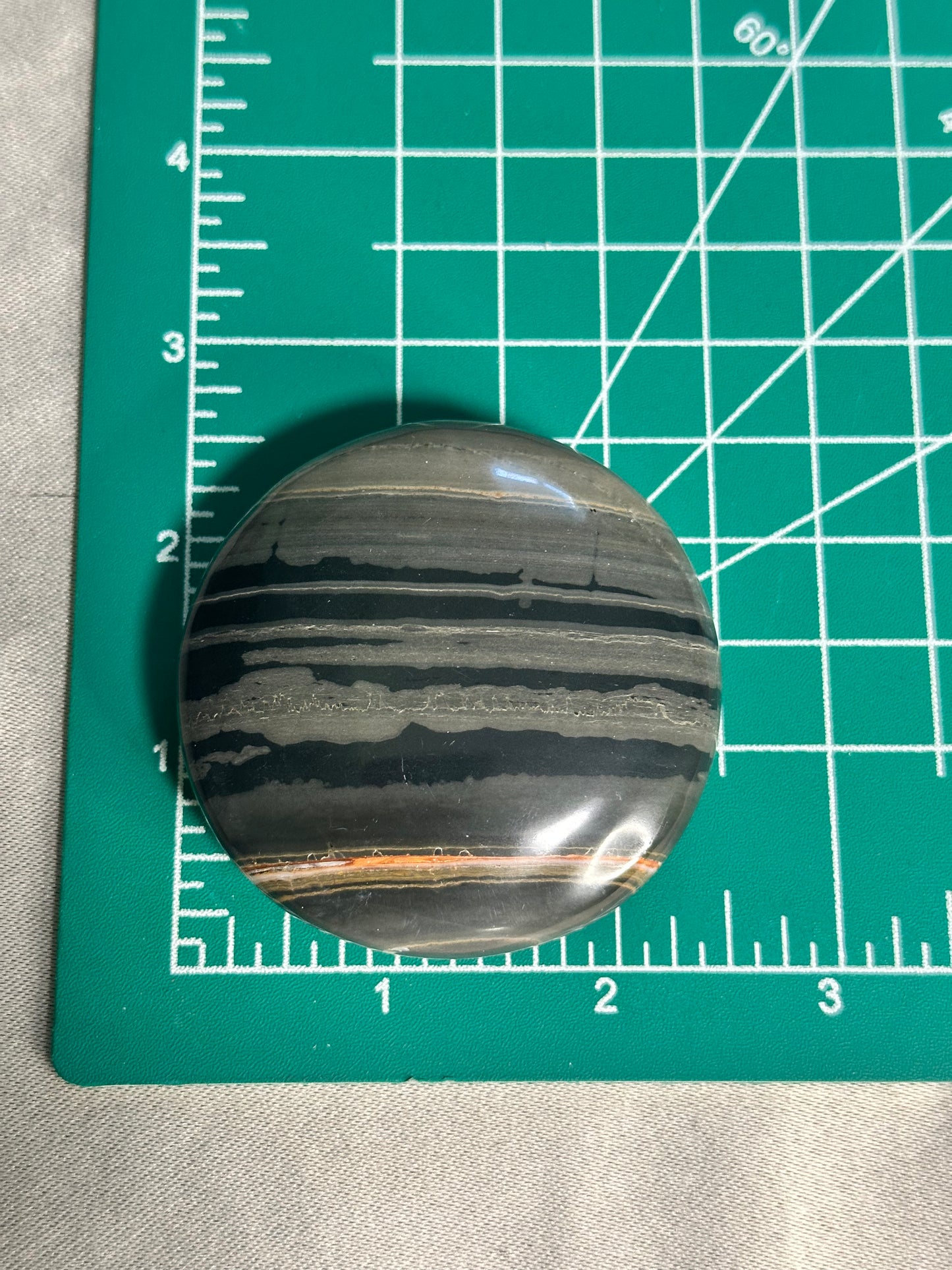 Banded Onyx Palm Stone & Pyramid